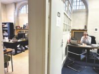 Sérieux, mais pas trop